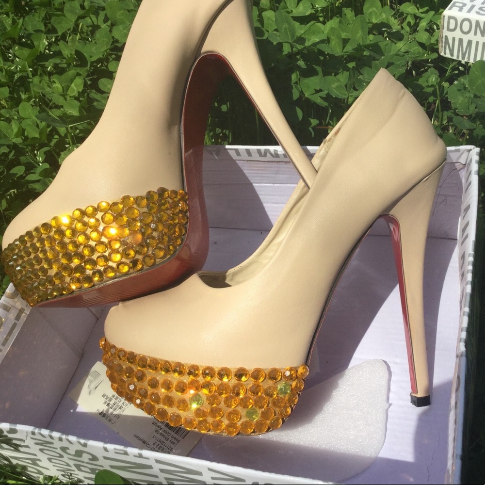 Red bottom platform heels - Picture 2 of 4